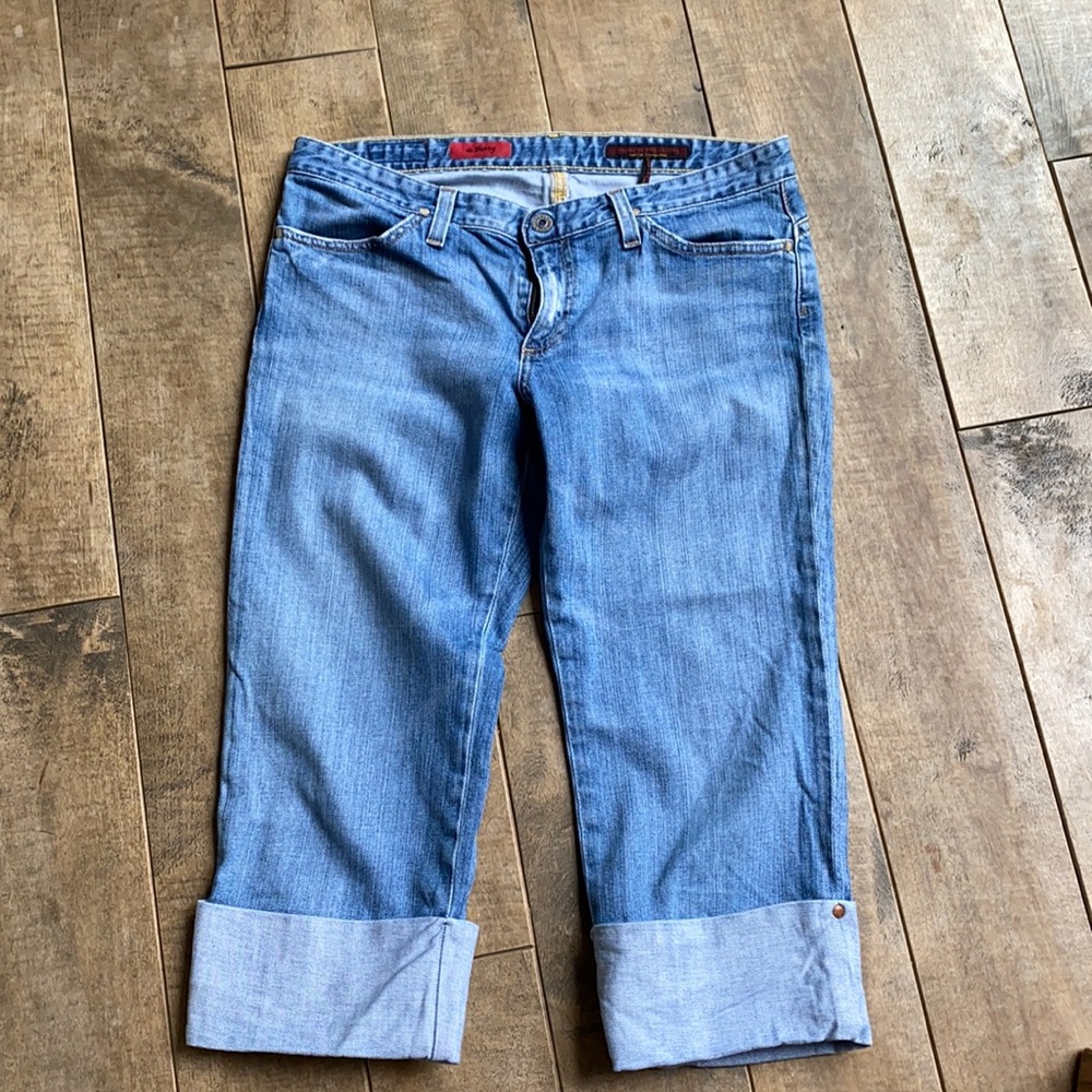 AG Shorty cuffed Capri jean 31R